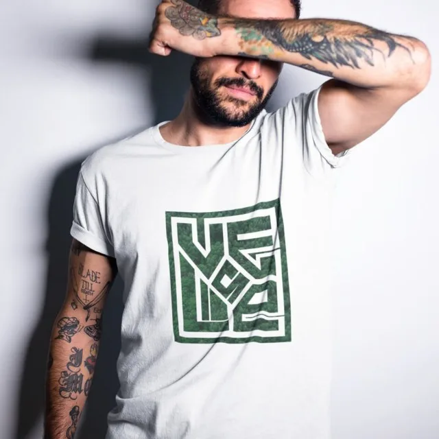 Camiseta con estampado Veles